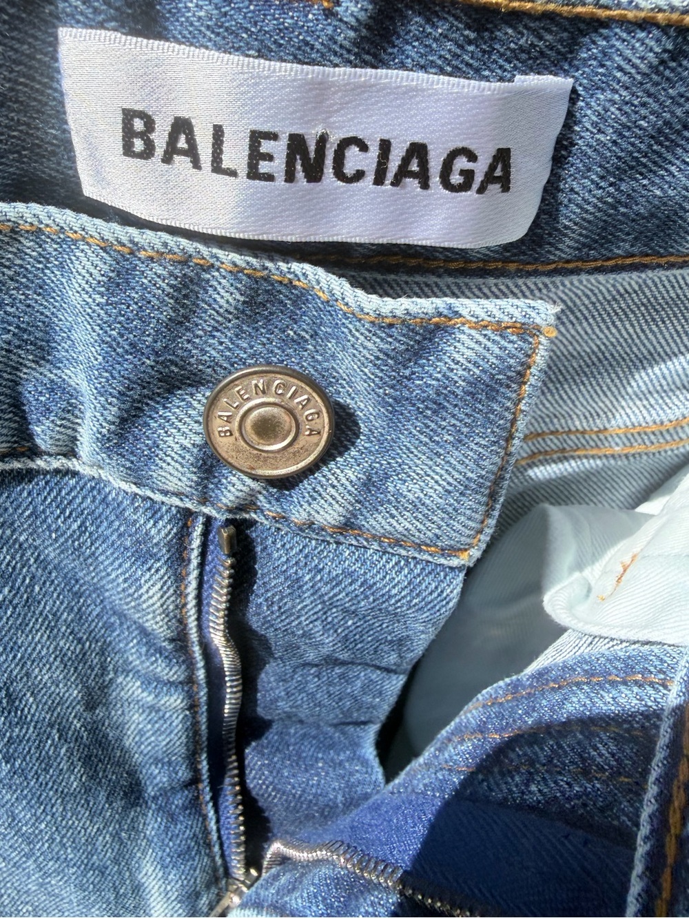 Balenciaga Women’s Mid-Rise Classic Skinny Jeans - Picture 6 of 7